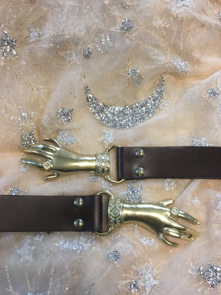 Victorian Style Clasping Hands Belt Buckle